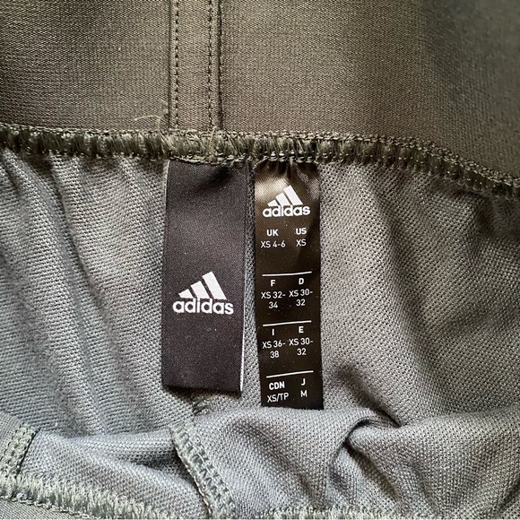 BNWT Adidas waist cinch shorts - Picture 2 of 3
